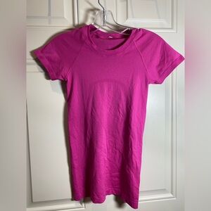 Lululemon Vibrant Pink swiftly Short Sleeve shirt